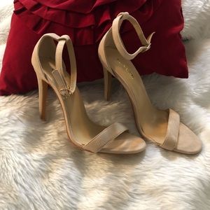 Women’s Nude 6’in Heels Size 8”Like New